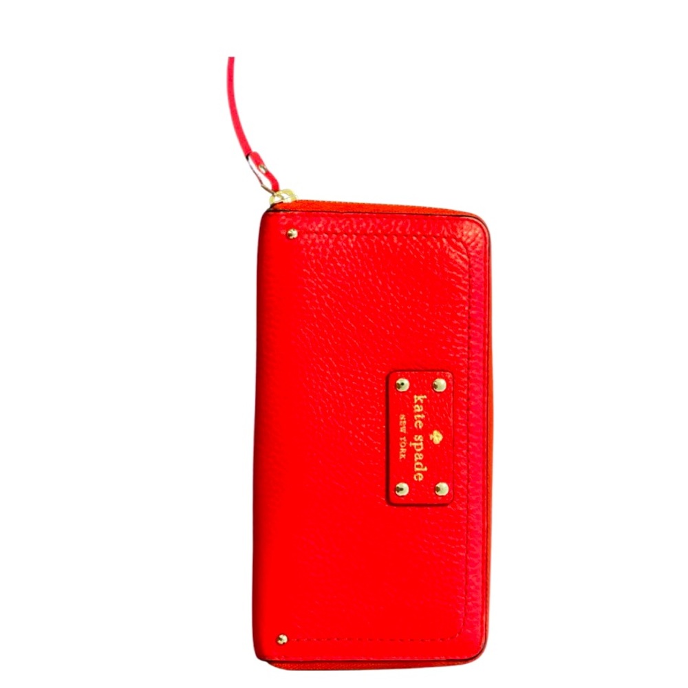 KATE SPADE 🚨RED ZIP WALLET Amazing condition! Holds change cash and cards